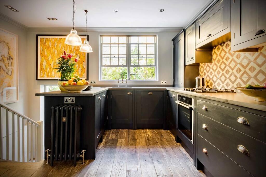 Case de vacanță Kings Cross, Self-contained House & Private Garden *